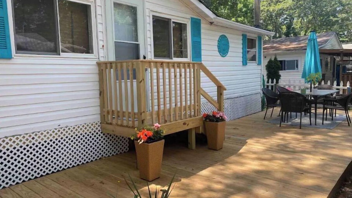 Baiting Hollow House | The Good Times House