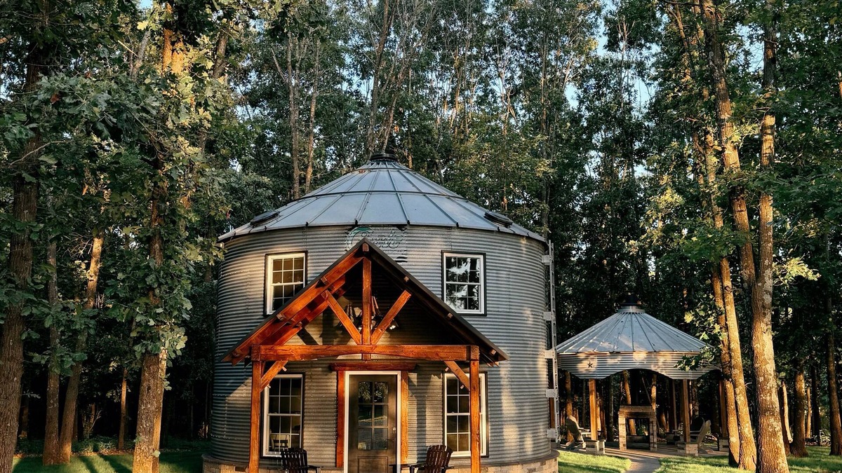 Seymour Cabin | The Grainery is a cozy farm stay, nestled in the Ozark hills