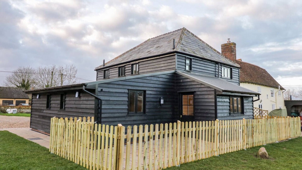 Wickham St Paul Cottage | THE GRANARY, pet friendly, with a garden in Sudbury