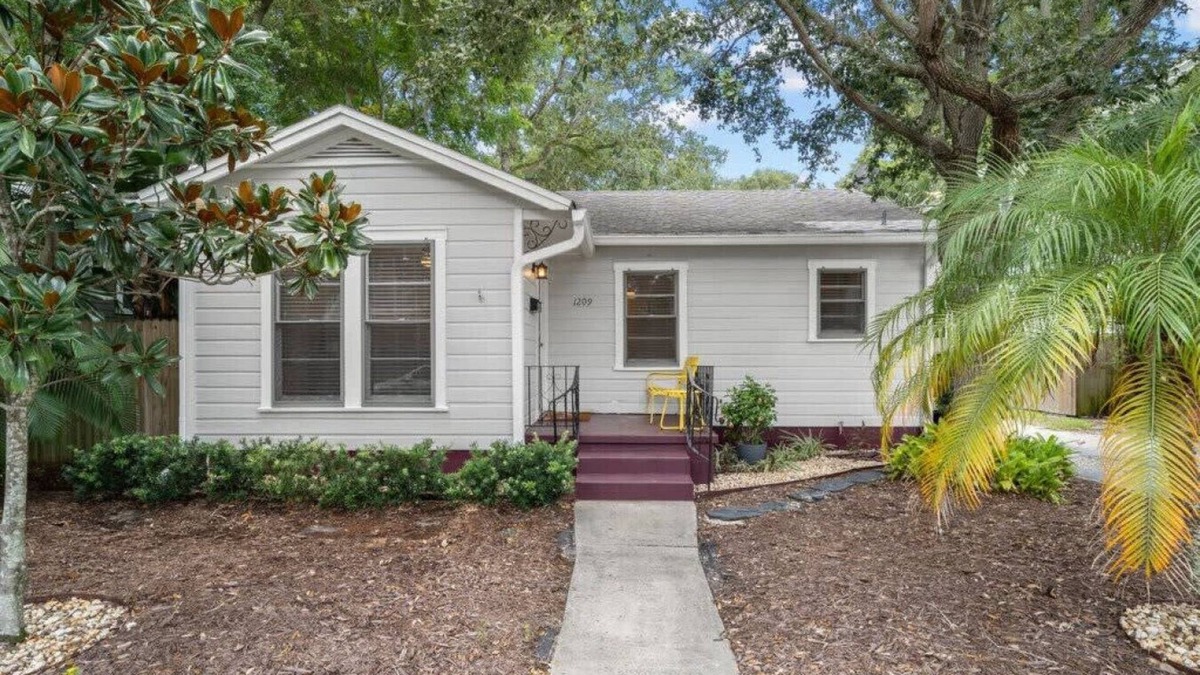 Historic Hyde Park North House | The Grand Hyde Out - Adorable 4BR Hyde Park Home with Hot Tub