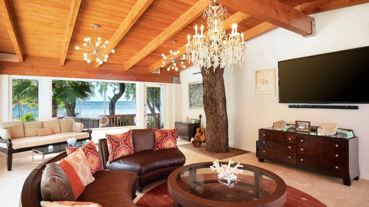 Key Largo House | The Grand Lodge Right On The Water at Largo Resort