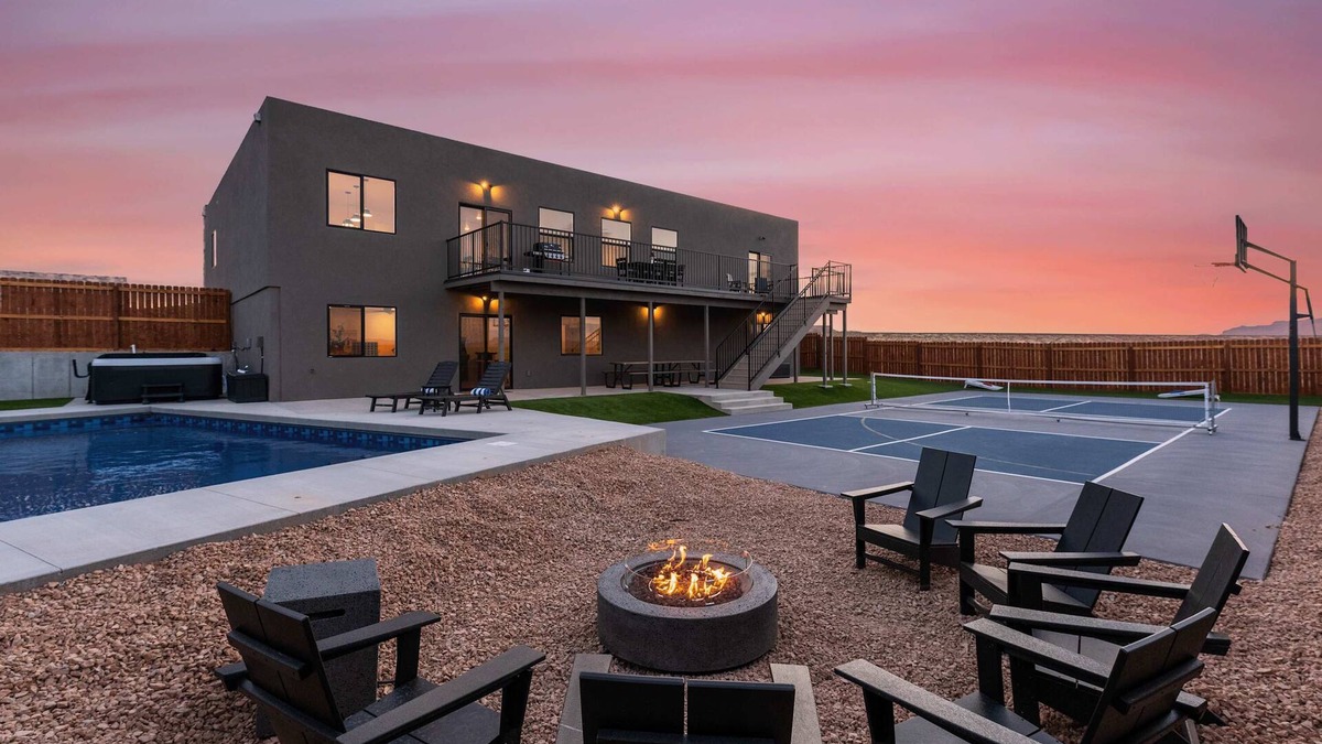 Greenehaven House | [The Grandview] Pool, Pickleball, Hot Tub, Views
