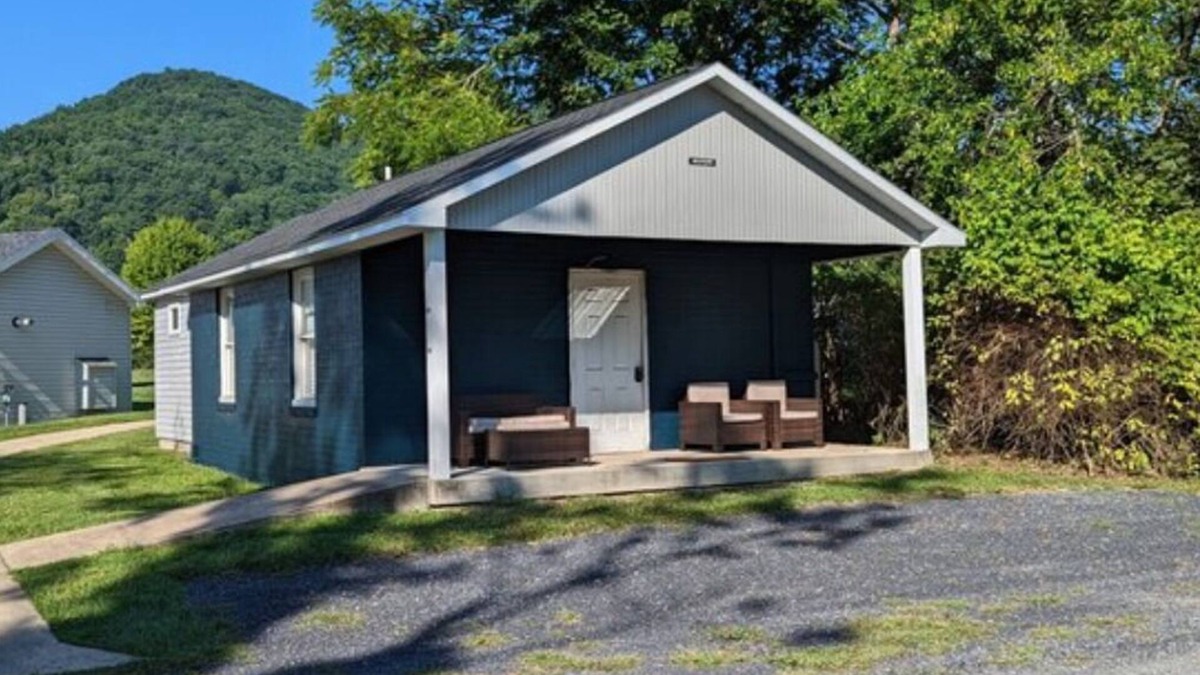 Milroy Cabin | The Grassy Willows - Hartman Center