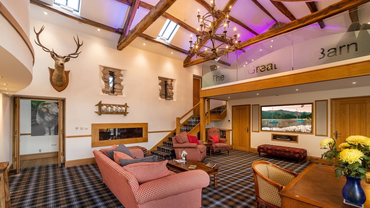 Howtown House | The Great Barn - Luxury Home with Lake Access - Dog-friendly