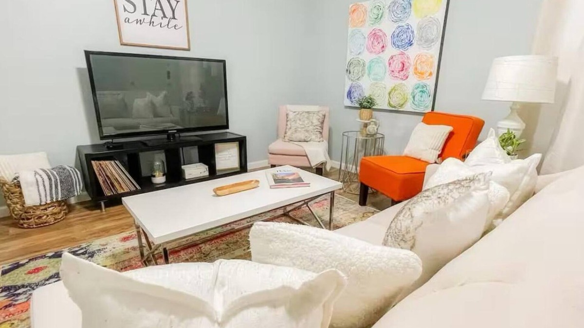 Woodstone House | The Green House - 3-bedroom 2-bath single story home