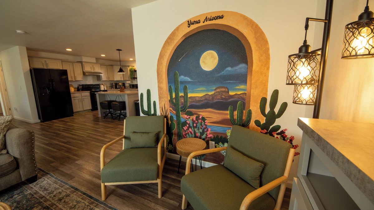 The Foothills House | The Green House - 3 King beds, 2 Bathrooms in Yuma AZ