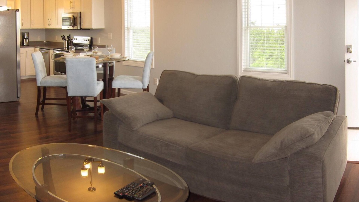 Avon Apartment | The Green Room at the Hatteras Island Boardsports