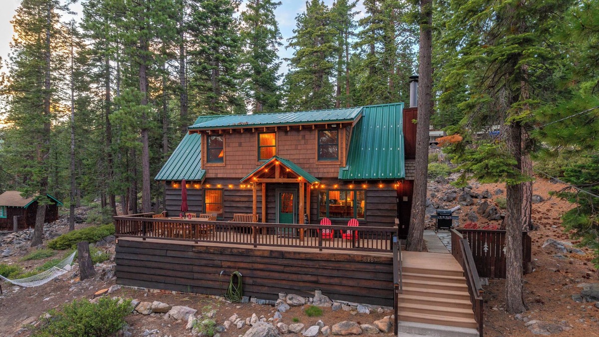 Carnelian Bay Cabin | The Greenleaf Lodge - Old Tahoe Charm with modern upgrades, walk to the lake!