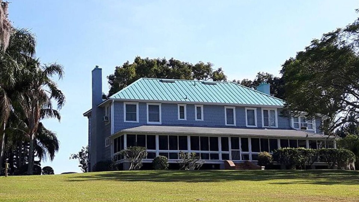 Winter Haven House | The Grove House - antique lakefront home on Eagle Lake, Central Florida
