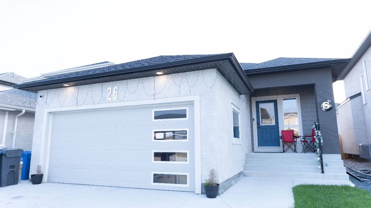 Winnipeg House | The Guest Expertise – Where Elegance Meets Comfort in a 5BR Luxury Retreat