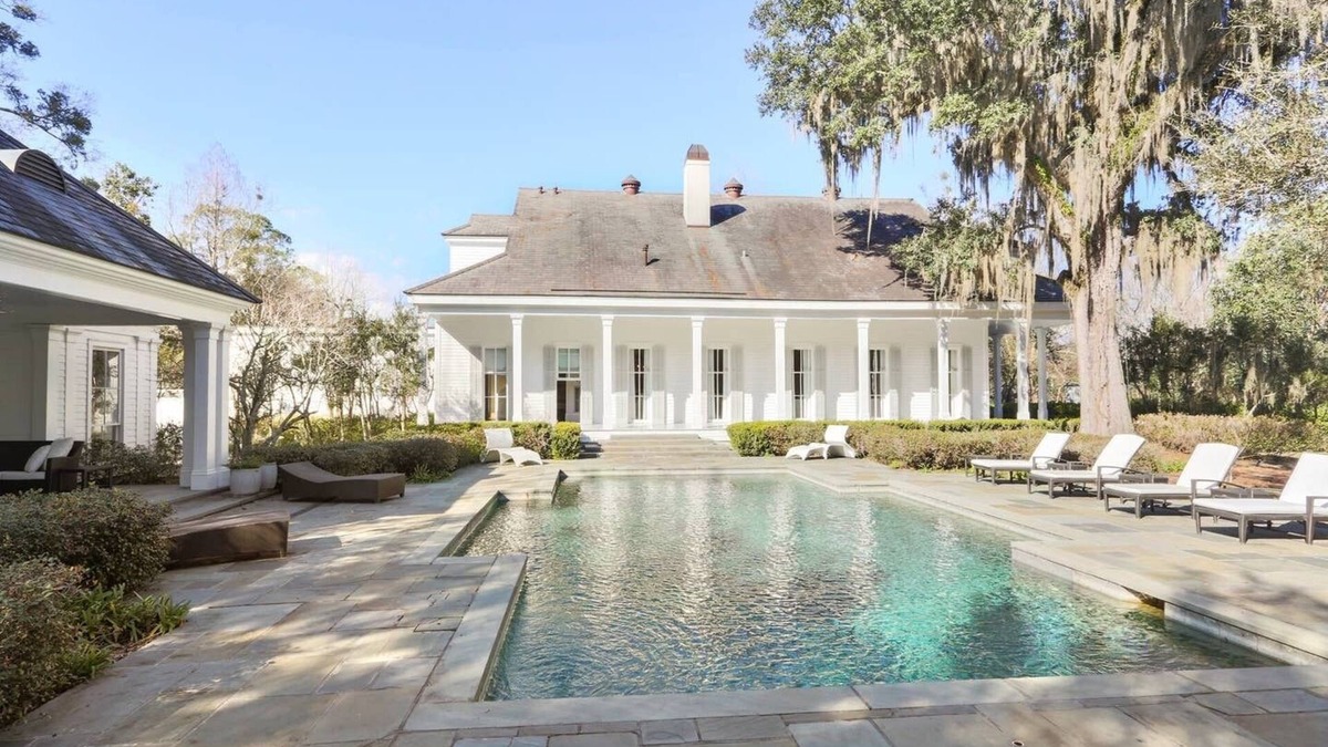 Covington House | The Guest House at Charropin Beach