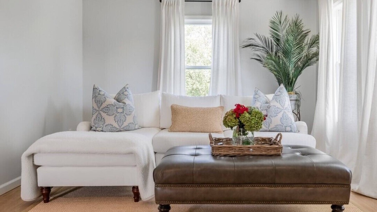 Lexington House | "The Guest House", Located on a 300 acre horse farm.