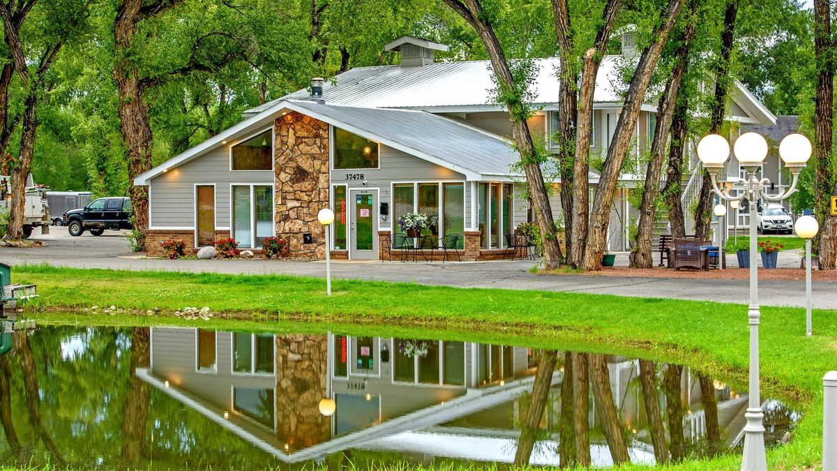 Gunnison Hotel | The Gunnison Inn at Dos Rios Golf Course