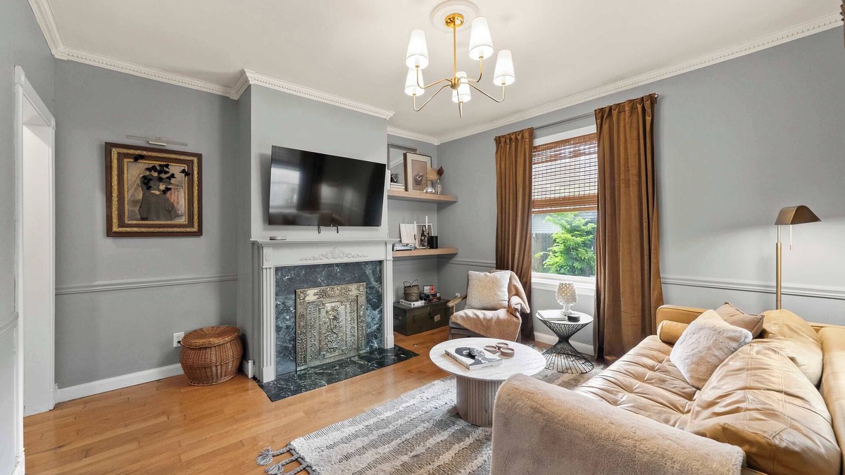 Olde Towne East House | The Gustavus House - For 4!