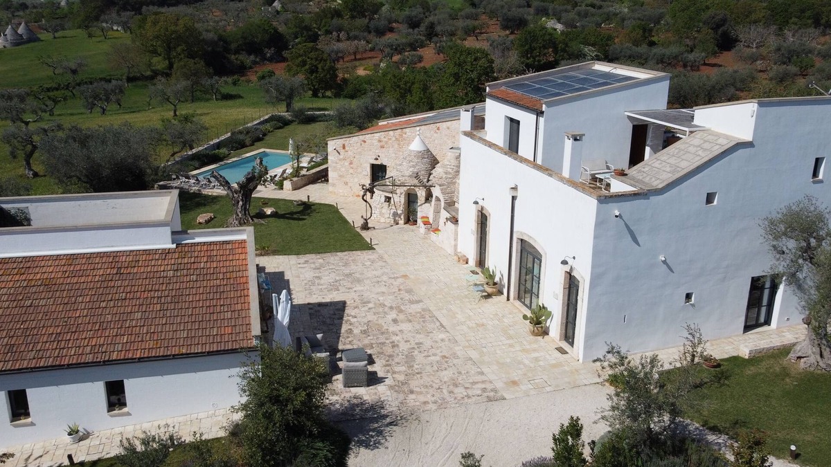 Castellana Grotte House | The Hague of Cucumo with pool