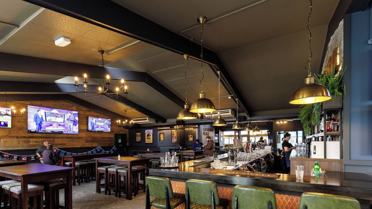 Halswell Hotel | The Halswell Accommodation