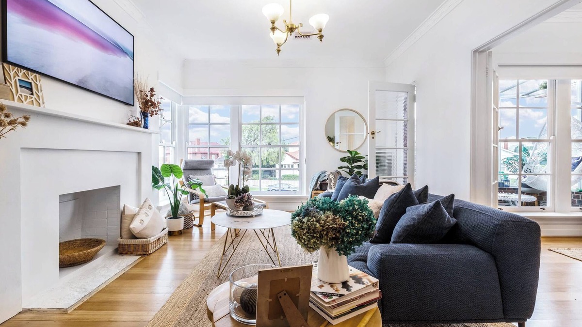 Williamstown Condo | The Hamptons | Condo Steps From Williamstown Beach