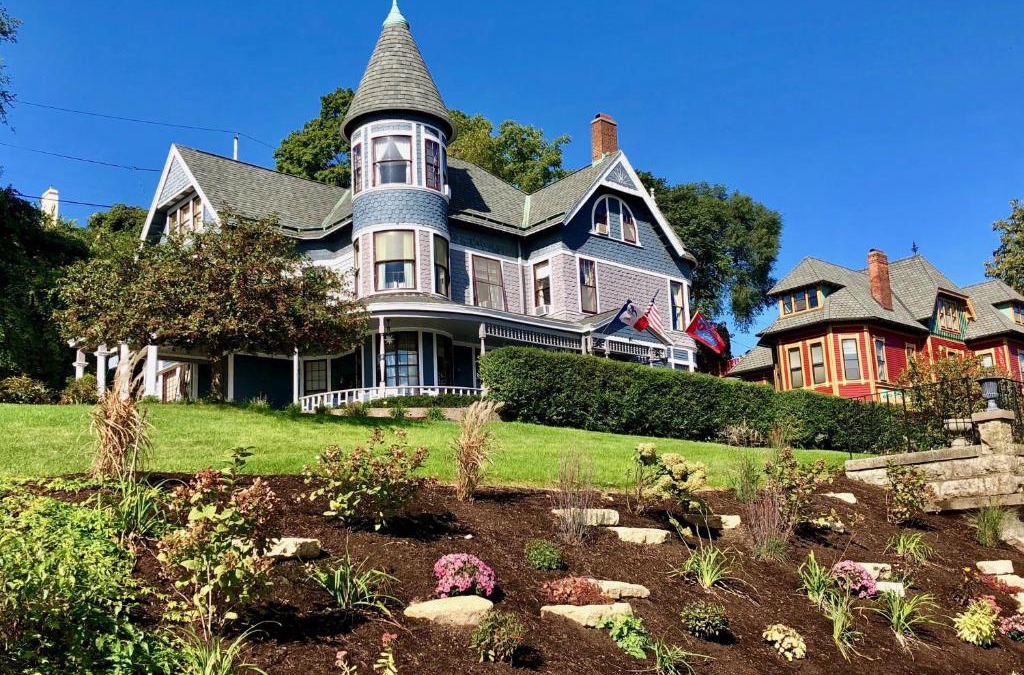 Dubuque Bed & Breakfast | The Hancock House Bed & Breakfast Inn