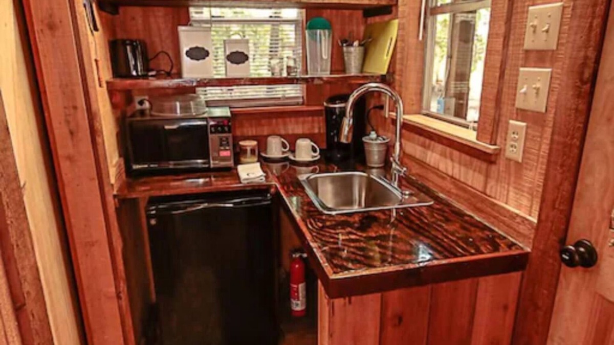 Tyler Cabin | The Happy Pine Cone :)