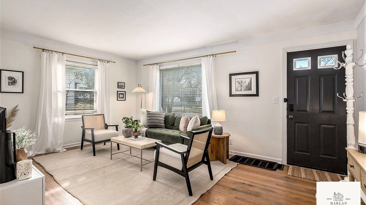 Grand Rapids House | The Harlan City Cottage - Extended Stay Welcome