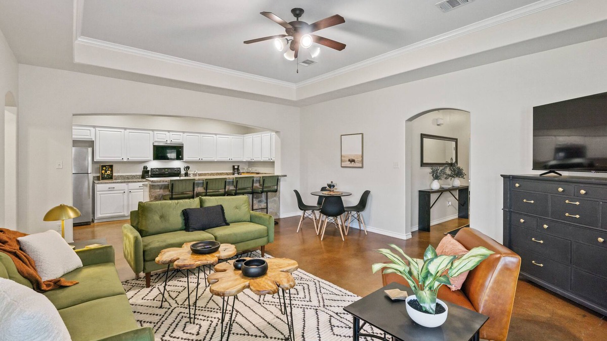 Wellborn House | The Hayes House is perfect for Game Days, Family Visits & Getaways.