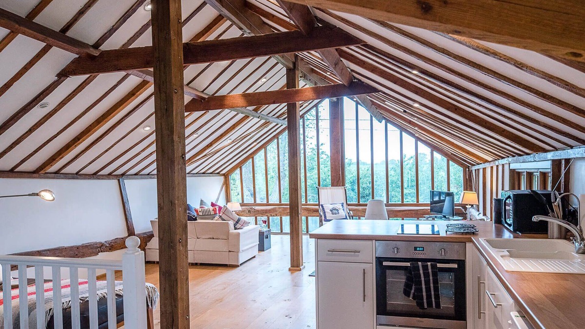 Woodbridge House | The Hayloft, Clopton
