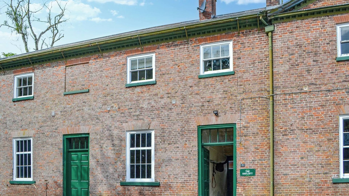 Rudston Apartment | The Hayloft - UK49340