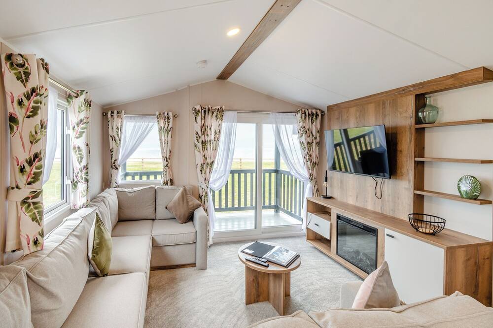 Hornsea House | The Headland (Pet Friendly)