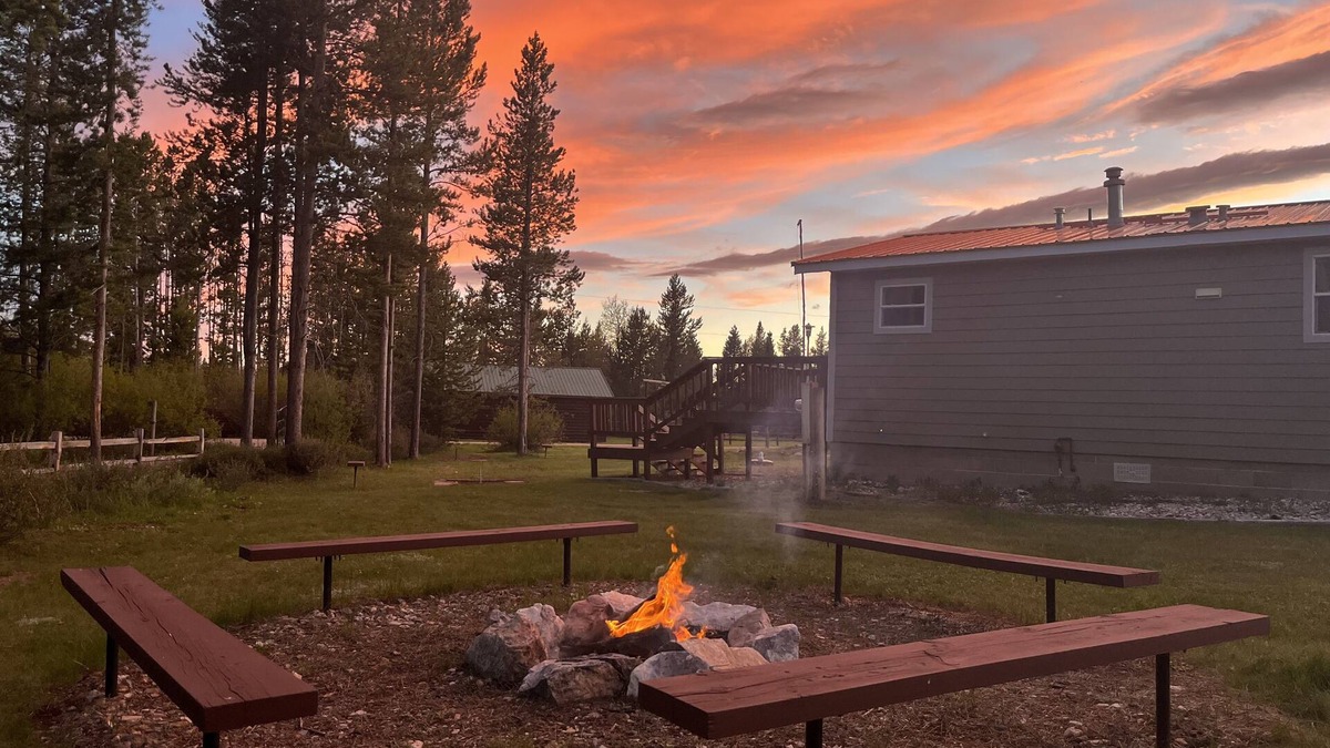 Georgetown Cabin | The Heart of Georgetown Lake, Montana