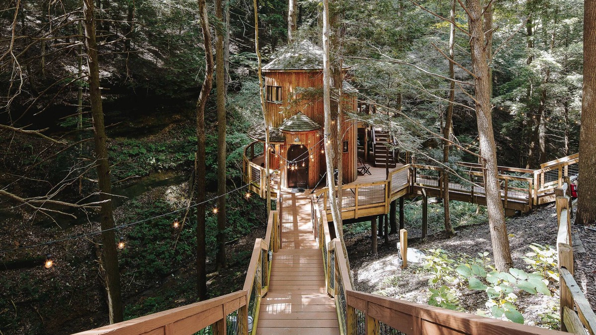 Laurelville Cabin | The Hemlock Treehouse | Hocking Hills