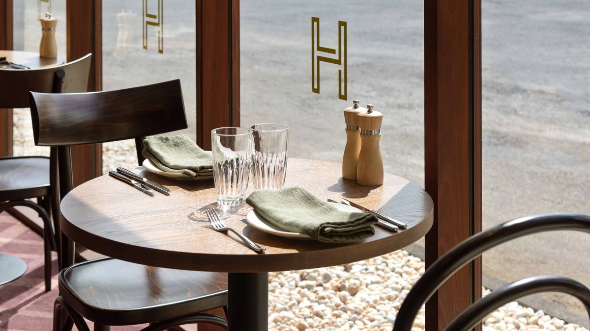 Mount Gambier Hotel | The Henty