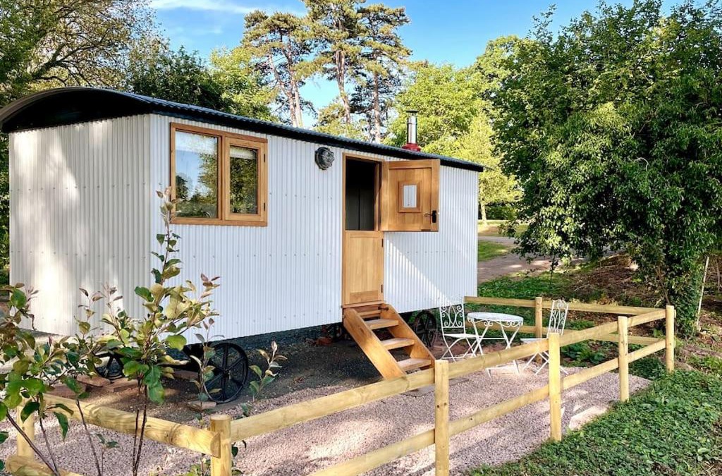 Callow Apartment | The Hereford Hut, Charming 1 bedroom Shepherds Hut