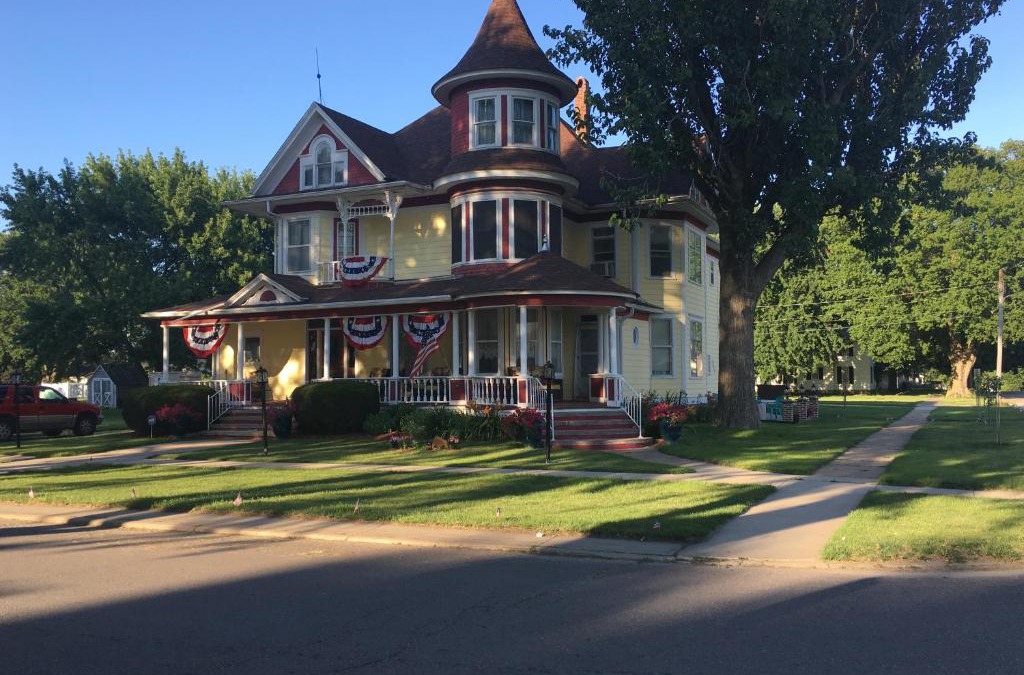 Lenox Bed & Breakfast | The Heritage Inn-Lenox, Iowa