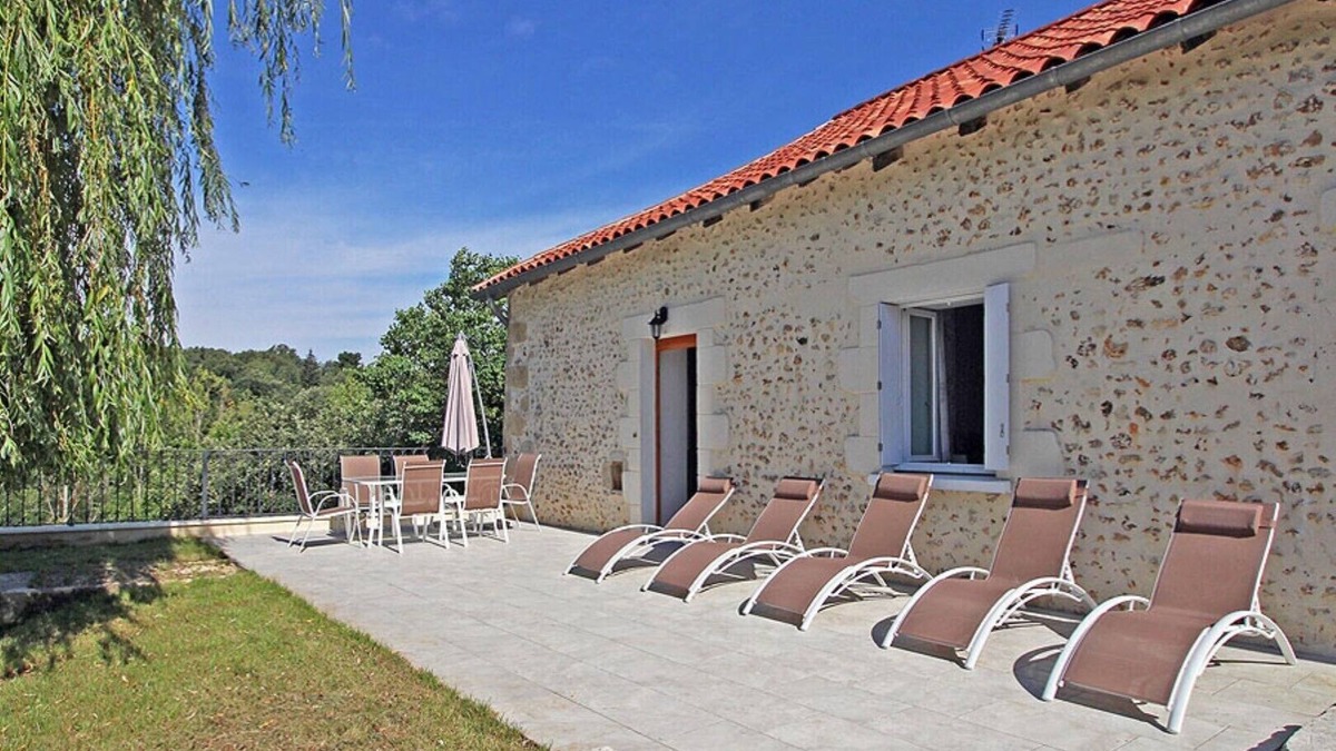 Sanilhac House | THE "HIBISCUS" GITE - 3 BEDROOMS, UP TO 6 PEOPLE (94M²)