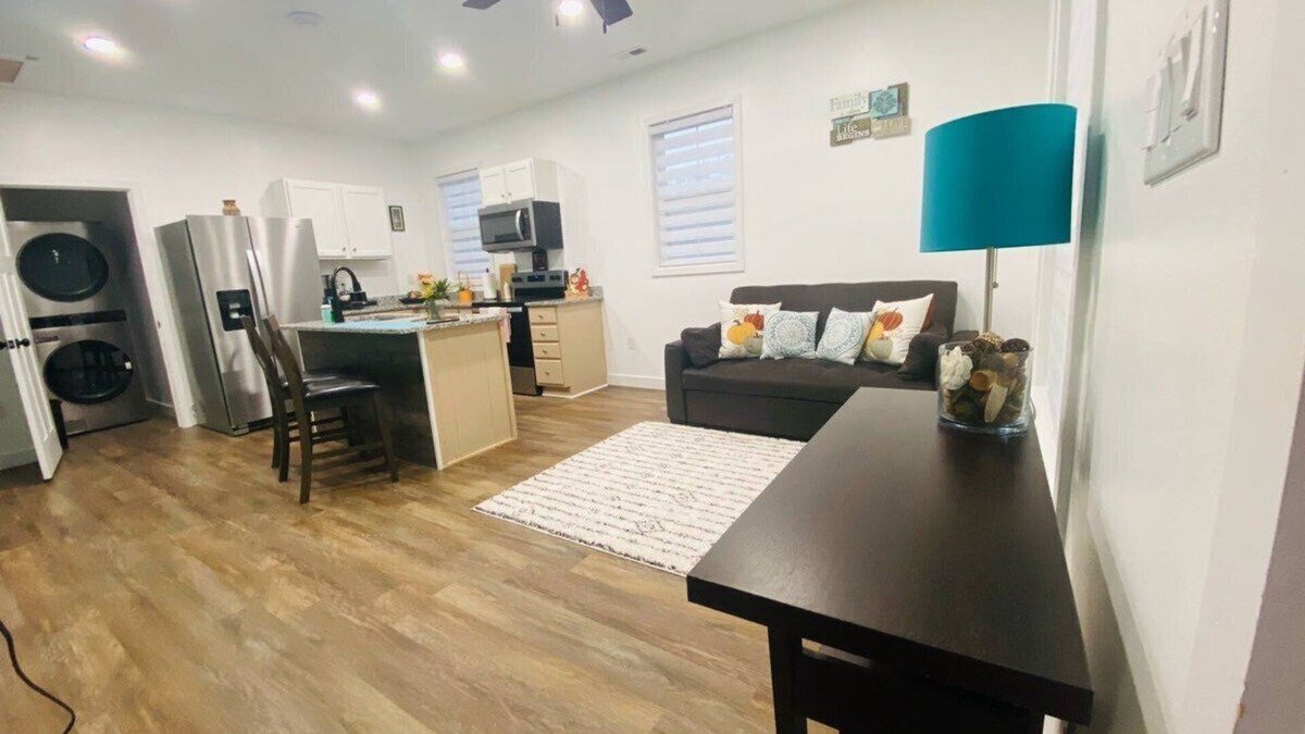 Williamsburg Apartment | The Hidden Gem – Bamboo Vibes in a Prime Location