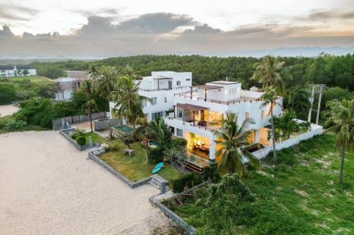 Bo Nok House | The hideaway beach front villas