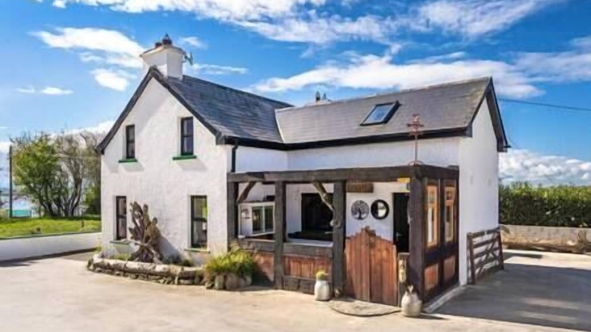 Muff House | The Hideaway - Shore House