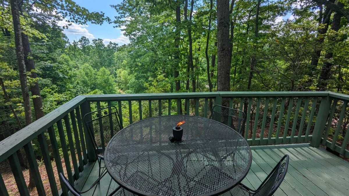 Hays Cabin | The Hideaway