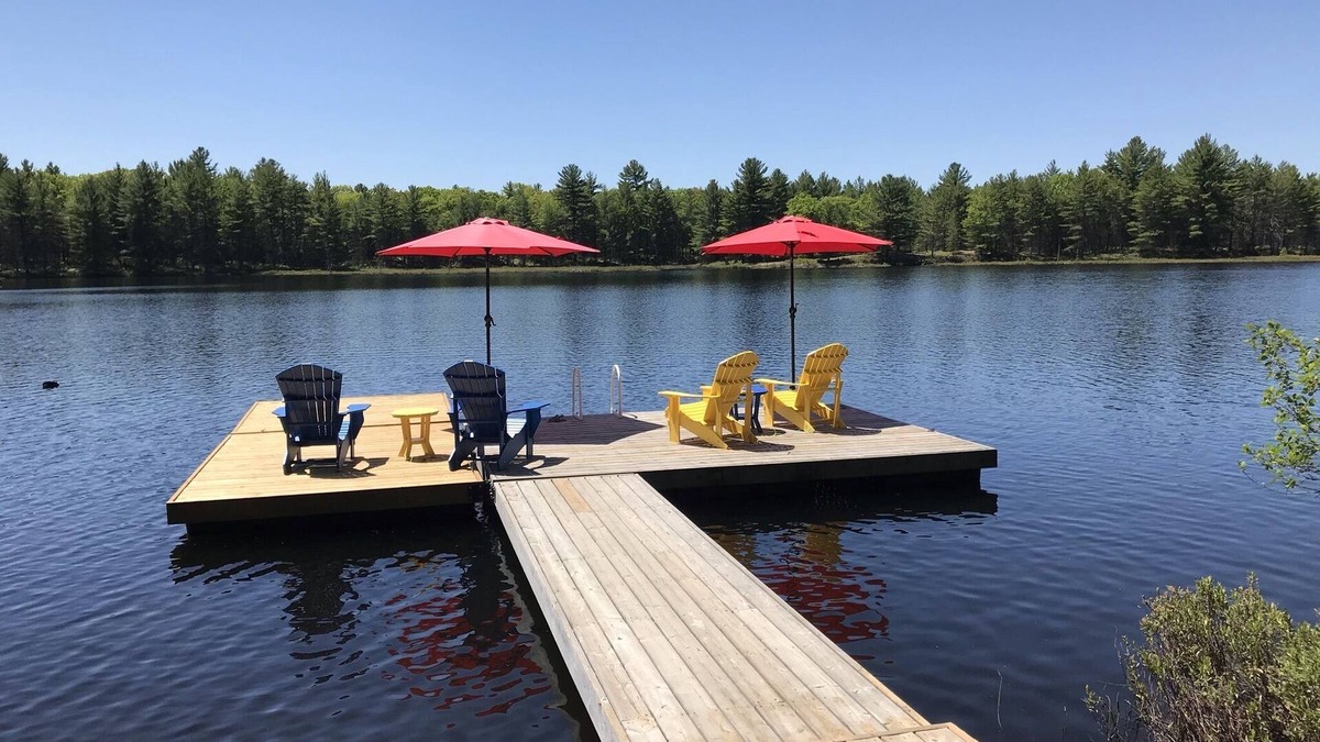 Bala Cottage | The Hideaway - Waterfront Cottage with private dock on Porter Lake - Muskoka