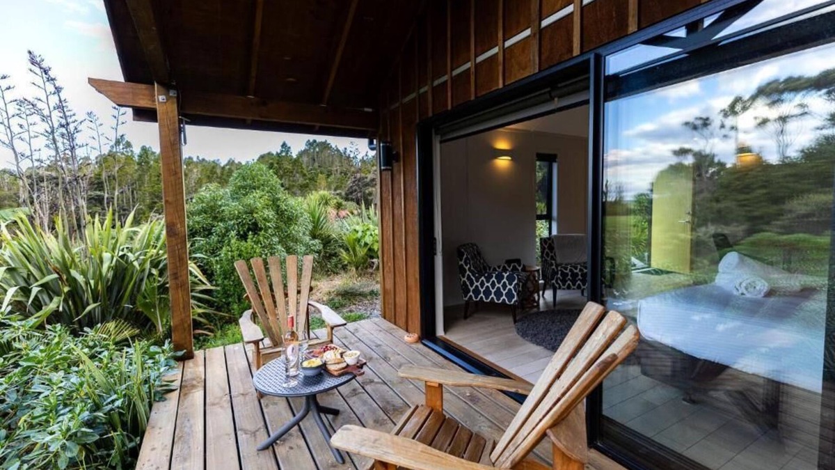 Mangawhai Hotel | The Hideout