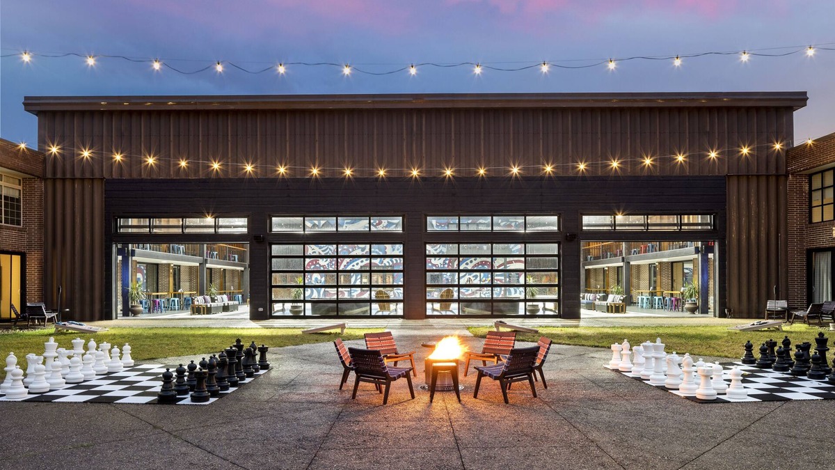 Iowa City Hotel | The Highlander Hotel, an Ascend Collection Hotel