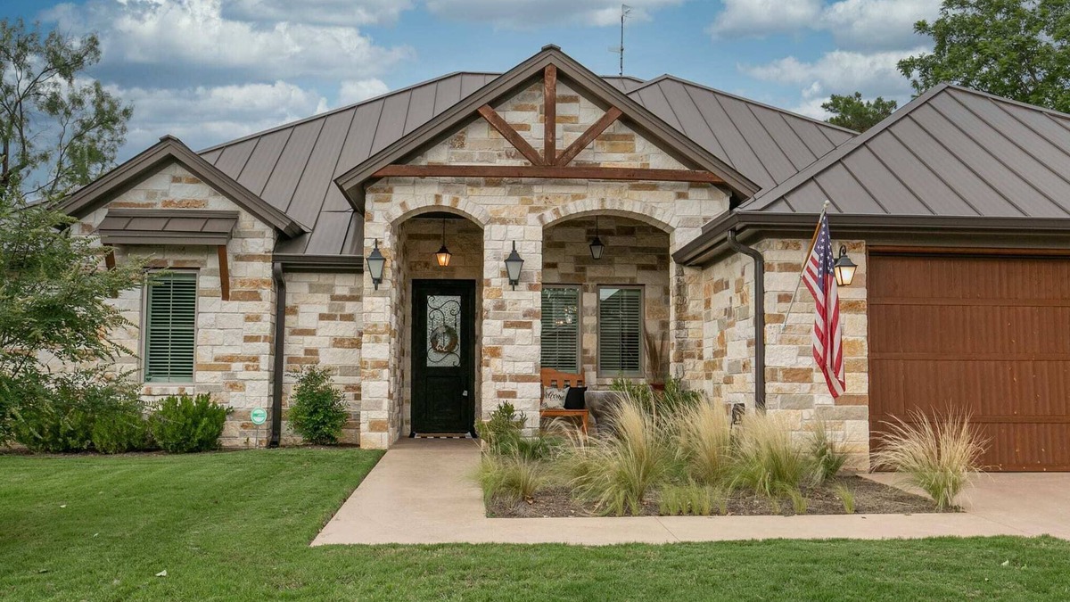 Horseshoe Bay House | The Hill County Getaway | Longer Term Stays Available