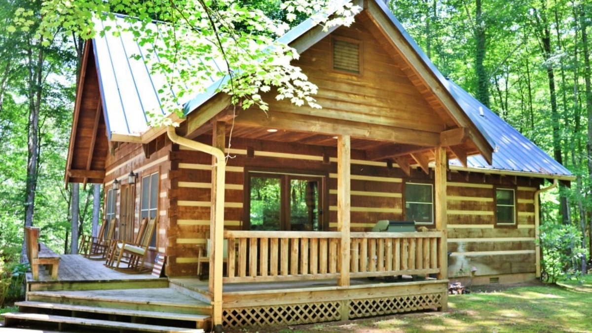 Cherokee Cabin | The Hilltop: Nature Escape with Panoramic Views, Grill, Firepit, Pet Friendly