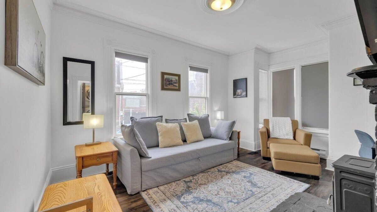 Saint John Apartment | The Hilltop Summary: