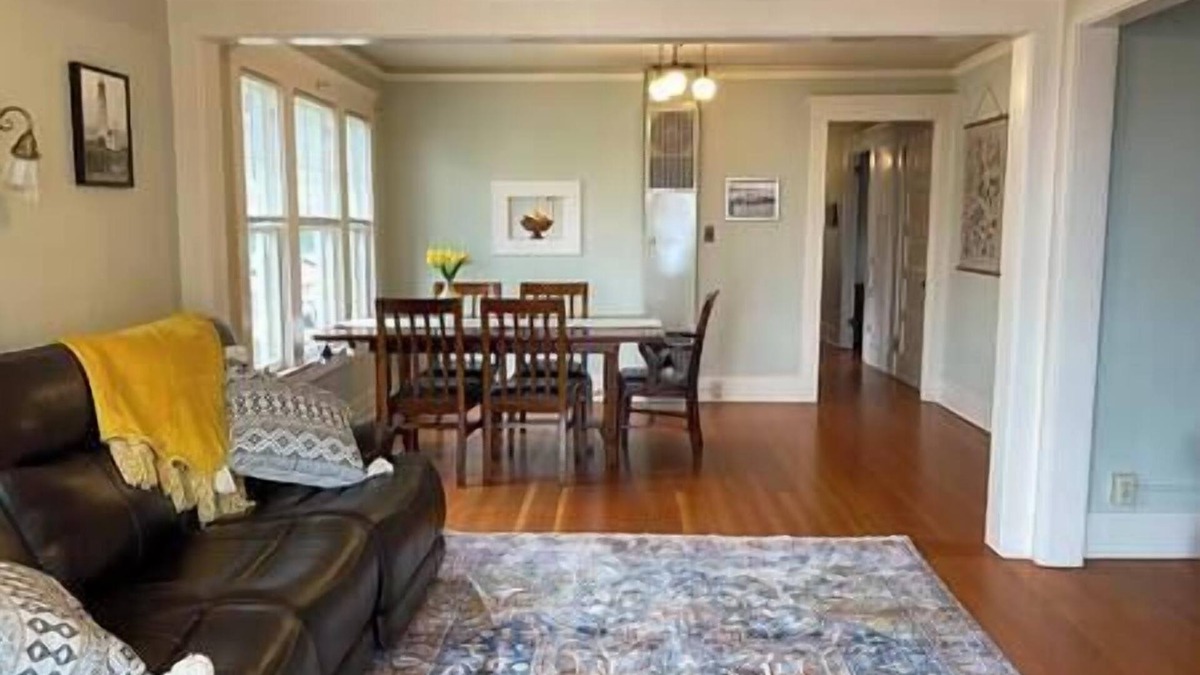 Astoria Apartment | The Historic Downtown Astoria Flats