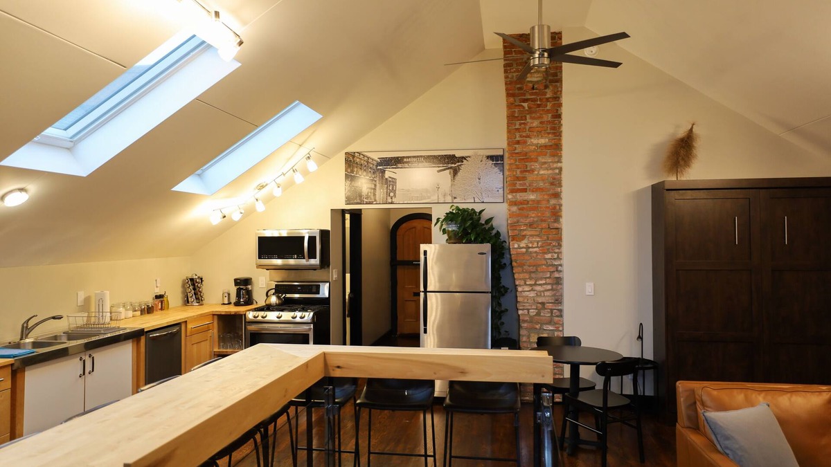 Marquette House | The Historic Harbor Loft! Downtown MQT by the Ore Dock
