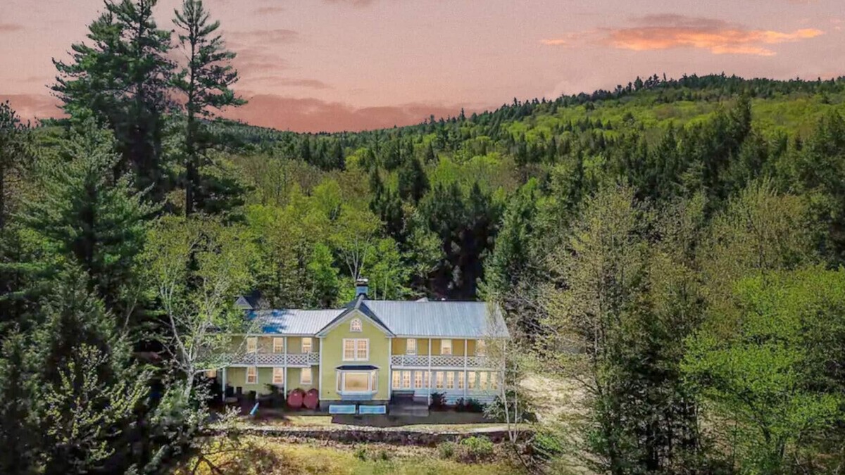 Carroll County House | The Historic Wolfville Mountain Home | Sleeps 25