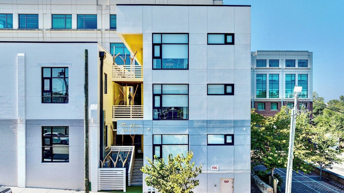 River District Apartment | The Hive
