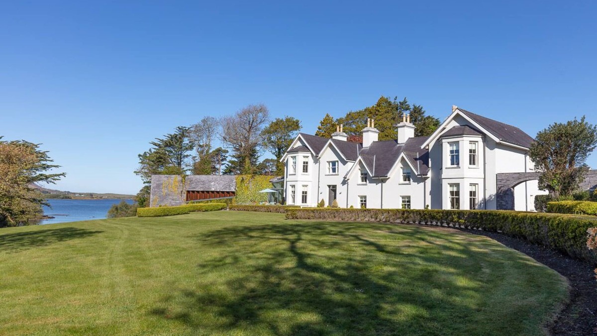 Caragh Lake House | The Hollies 5 bedroom house