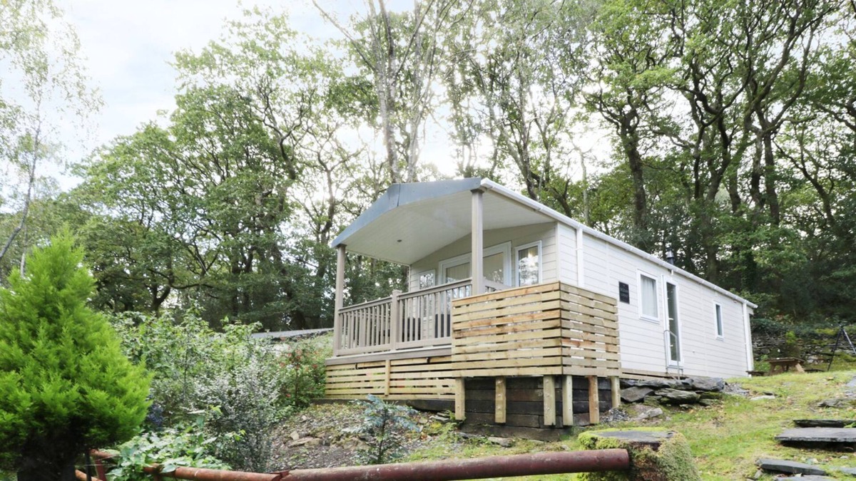 Prenteg House | THE HOLLIES, pet friendly, with a garden in Prenteg